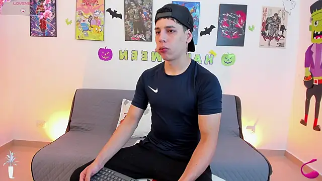 jonathanjoestar  online show from November 2, 2025, 10:48 pm