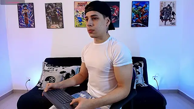 Snapshot of jonathanjoestar_ chatting on April 25, 2026, 1:08 am jonathanjoestar online show from April 25, 2026, 1:08 am