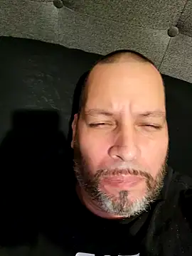 Just2much online show from December 1, 2025, 1:23 pm