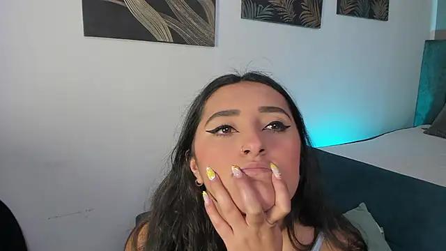 Kathia Morelli online show from October 28, 2025, 11:42 am