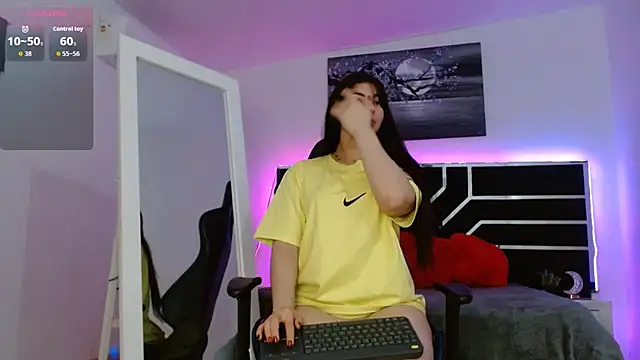 -MiaDelight- online show from November 26, 2025, 2:06 pm