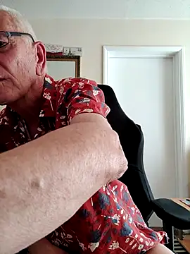 Snapshot of cutaboverest chatting on October 1, 2025, 3:05 pm cutaboverest online show from October 1, 2025, 3:05 pm