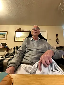 Snapshot of cutaboverest chatting on December 2, 2025, 3:58 pm cutaboverest online show from December 2, 2025, 3:58 pm