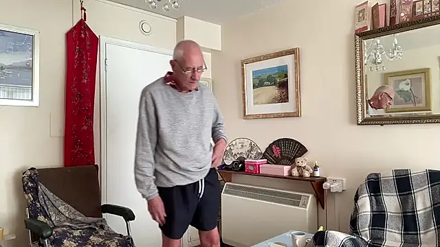 Snapshot of cutaboverest chatting on October 2, 2025, 2:53 pm cutaboverest online show from October 2, 2025, 2:53 pm