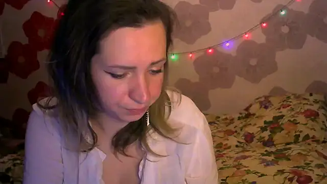 Snapshot of Queen_Daenerys chatting on November 29, 2025, 8:20 pm Queen Daenerys online show from November 29, 2025, 8:20 pm