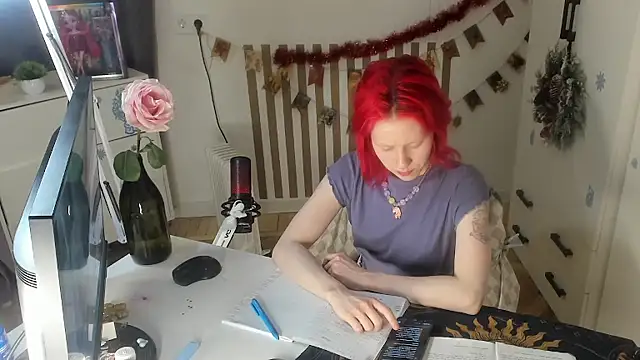 Snapshot of Silly__Milly chatting on December 19, 2025, 5:26 pm Silly Milly online show from December 19, 2025, 5:26 pm