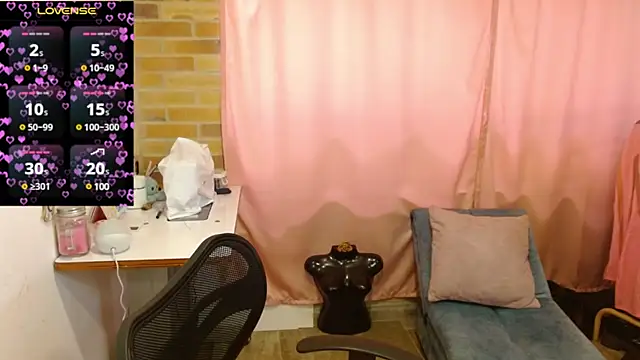 Snapshot of emitaa17228o chatting on January 19, 2025, 6:43 pm emitaa17228o online show from January 19, 2025, 6:43 pm