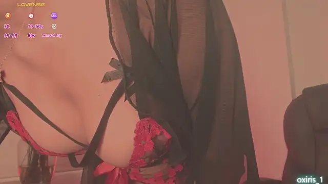 Snapshot of oxiris_1 chatting on January 8, 2025, 10:48 pm oxiris 1 online show from January 8, 2025, 10:48 pm