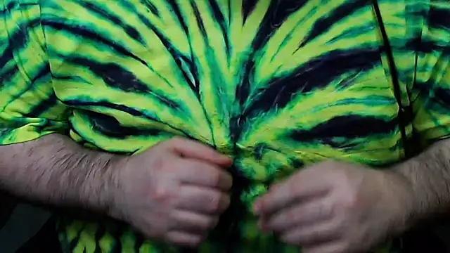 Snapshot of Dominant_BEAR chatting on November 21, 2025, 2:32 am Dominant BEAR online show from November 21, 2025, 2:32 am