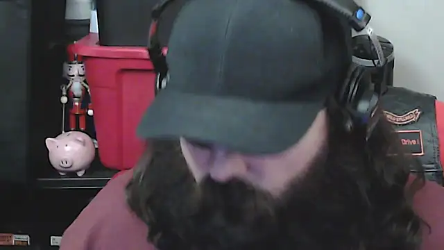 Snapshot of Dominant_BEAR chatting on November 20, 2025, 1:06 am Dominant BEAR online show from November 20, 2025, 1:06 am