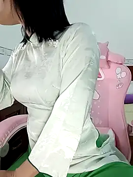    Erin    online show from January 13, 2026, 1:31 am