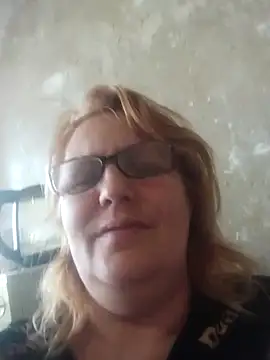 Forest-Lady online show from April 18, 2026, 9:55 am