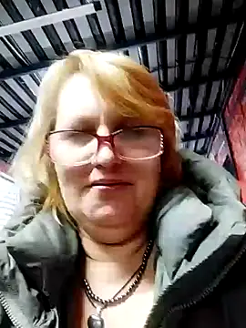 Forest-Lady online show from February 21, 2025, 9:00 pm