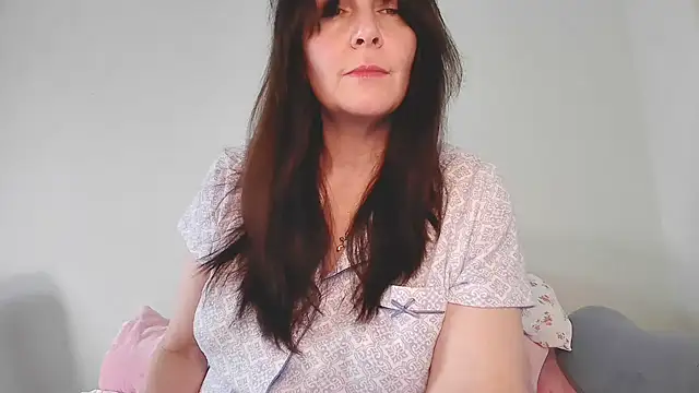 Snapshot of BlueEyezIrish chatting on November 18, 2025, 7:28 pm BlueEyezIrish online show from November 18, 2025, 7:28 pm