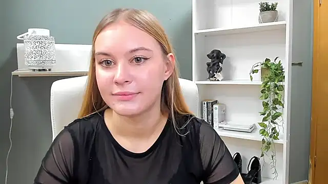 kitty valeria online show from December 29, 2024, 7:39 am