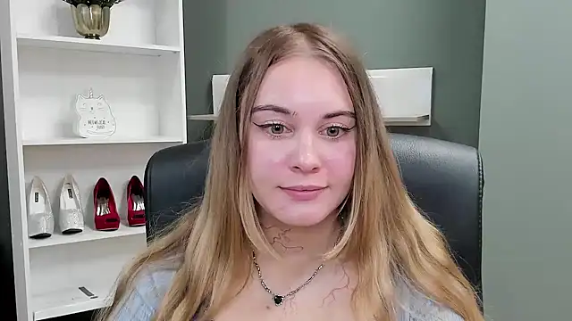 kitty valeria online show from October 26, 2025, 7:53 am