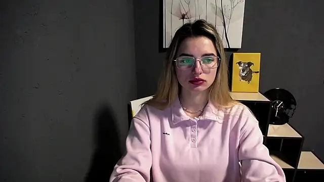 lady olivia  online show from April 4, 2026, 11:17 am