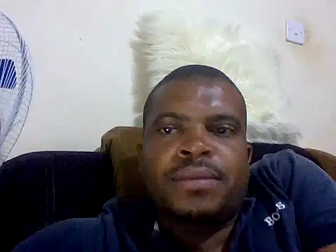 Snapshot of lui_cuuty chatting on October 20, 2025, 4:18 pm lui cuuty online show from October 20, 2025, 4:18 pm