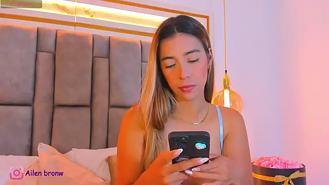Snapshot of elianabrown chatting on October 2, 2025, 8:34 pm elianabrown online show from October 2, 2025, 8:34 pm