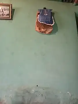 Snapshot of Qtee4 chatting on November 15, 2025, 1:26 pm Qtee4 online show from November 15, 2025, 1:26 pm