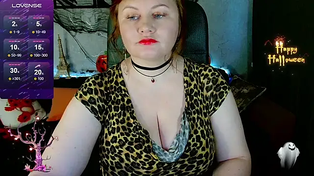 Nikki March online show from October 28, 2025, 8:13 am