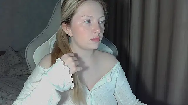 Snapshot of x_ivy_x chatting on May 5, 2026, 5:49 pm x ivy x online show from May 5, 2026, 5:49 pm