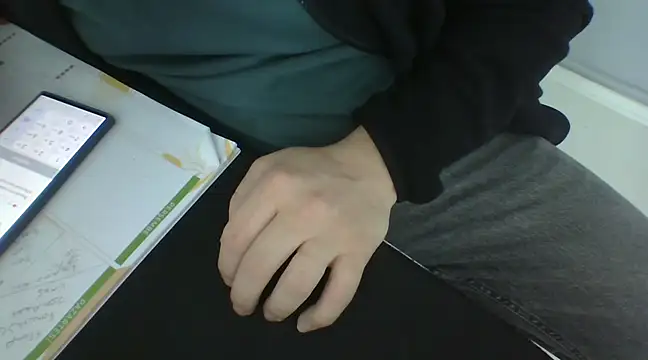 Snapshot of Koraymoray15 chatting on February 28, 2025, 7:58 am Koraymoray15 online show from February 28, 2025, 7:58 am