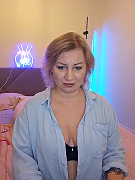 zarina3003 online show from December 17, 2025, 9:53 pm