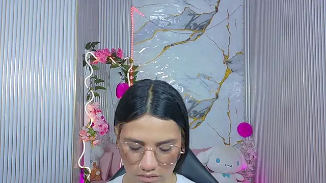 Snapshot of Chiara_tay chatting on June 9, 2026, 7:26 pm Chiara tay online show from June 9, 2026, 7:26 pm