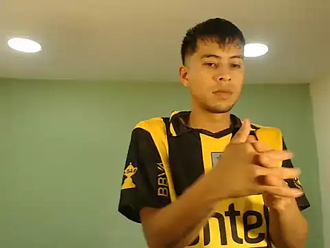 danielitopapuu online show from December 16, 2025, 2:21 pm