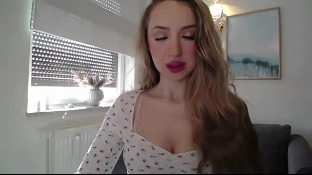 JulietteDiamond online show from March 3, 2026, 8:32 am