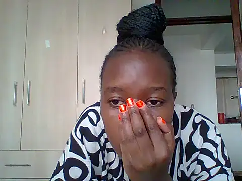 Snapshot of Oliviia_ chatting on October 14, 2025, 5:52 am Oliviia  online show from October 14, 2025, 5:52 am