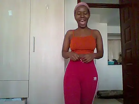 Snapshot of Oliviia_ chatting on October 1, 2025, 6:18 am Oliviia  online show from October 1, 2025, 6:18 am