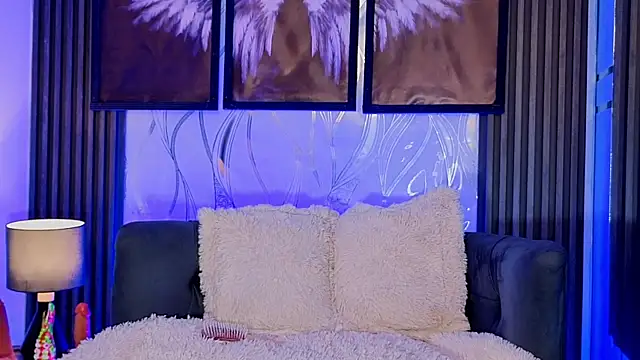 Megan Do Santos online show from March 30, 2026, 8:21 pm