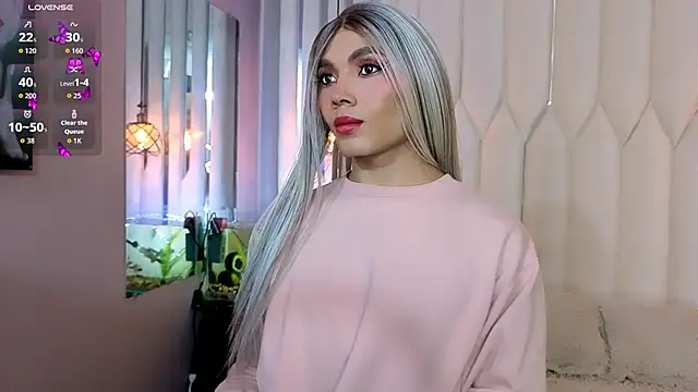 Megan Do Santos online show from April 20, 2026, 7:59 pm