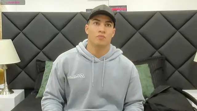 Snapshot of angel_adamx chatting on November 6, 2025, 3:32 am angel adamx online show from November 6, 2025, 3:32 am