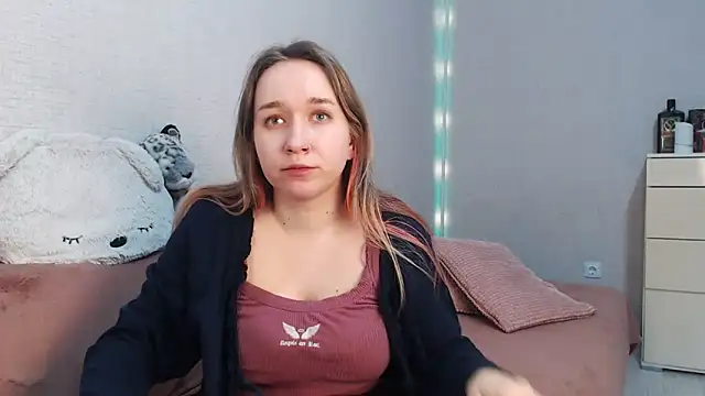 lovely hayley online show from February 14, 2026, 10:32 pm