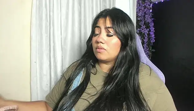 Snapshot of AvrilRizoX chatting on April 12, 2026, 7:28 pm AvrilRizoX online show from April 12, 2026, 7:28 pm