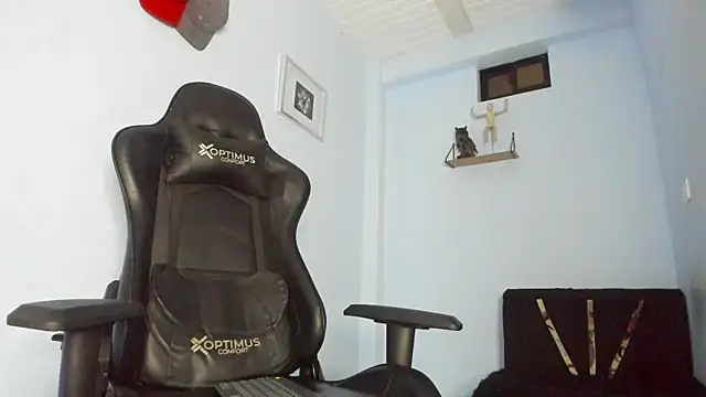 Snapshot of _Poseidon1_ chatting on November 26, 2025, 4:56 am Poseidon1 online show from November 26, 2025, 4:56 am