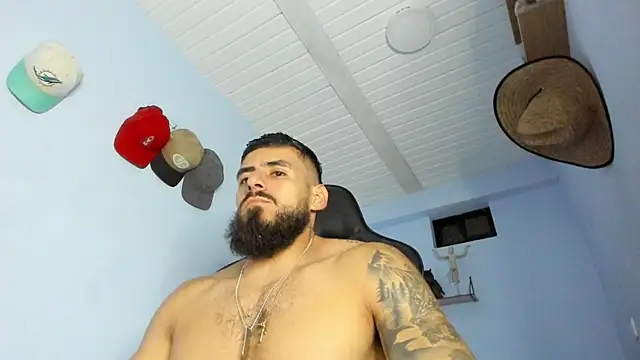 Snapshot of _Poseidon1_ chatting on October 29, 2025, 4:33 am Poseidon1 online show from October 29, 2025, 4:33 am