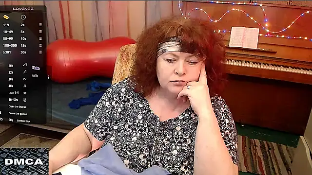 Snapshot of RoseRed69 chatting on March 5, 2025, 8:10 am RoseRed69 online show from March 5, 2025, 8:10 am