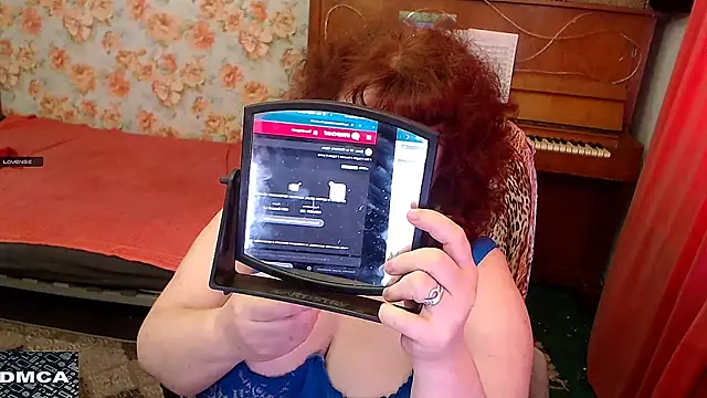 Snapshot of RoseRed69 chatting on March 23, 2025, 5:00 am RoseRed69 online show from March 23, 2025, 5:00 am