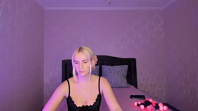 Amanda054 online show from February 23, 2025, 6:01 pm