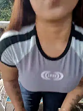 Snapshot of caro_sweett chatting on July 17, 2026, 8:06 pm caro sweett online show from July 17, 2026, 8:06 pm