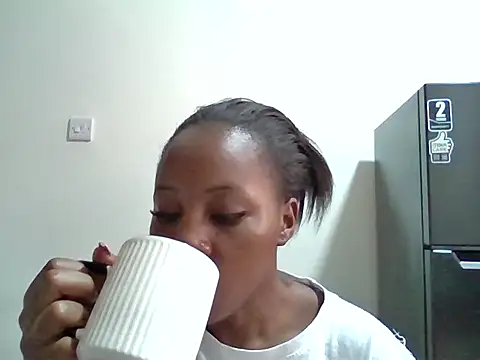 Queen loveer online show from February 5, 2026, 4:30 am