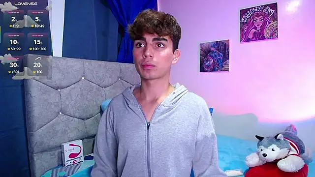 OwenBluee online show from March 20, 2025, 7:57 pm