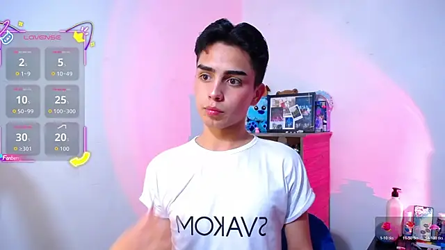 OwenBluee online show from November 19, 2025, 6:08 pm