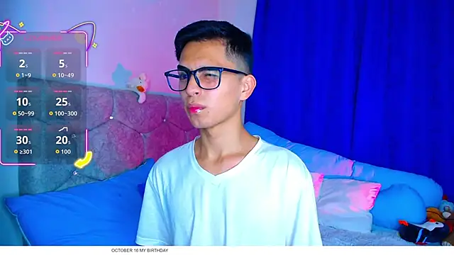 OwenBluee online show from October 14, 2025, 7:42 am