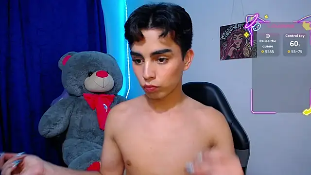 Snapshot of OwenBluee chatting on May 12, 2026, 7:49 am OwenBluee online show from May 12, 2026, 7:49 am