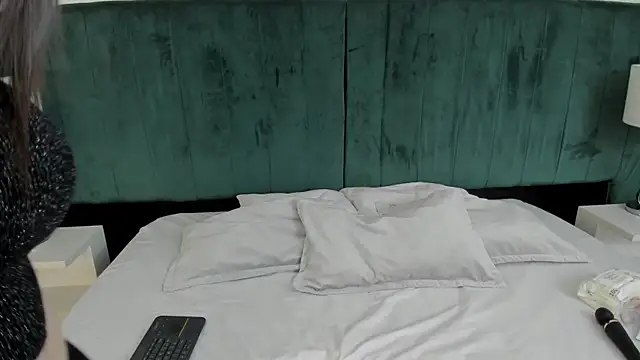 Snapshot of PandoraB_ chatting on November 5, 2025, 2:42 pm PandoraB online show from November 5, 2025, 2:42 pm